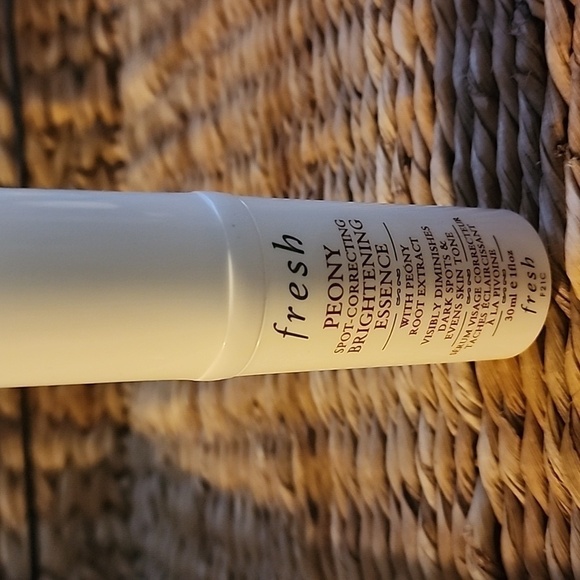 fresh Other - FRESH Peony spot correcting  Brightening Essence 1 fl oz
